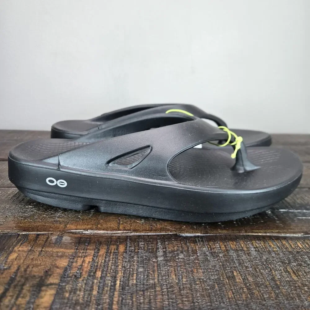 NEW Oofos Ooriginal Mens Size 11 Recovery Slip-On Comfort Flip Flop Sandal Black